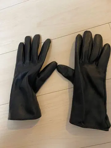 블랙 가죽 장갑