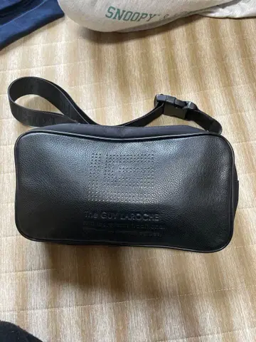 기 라로슈 블랙 숄더백
