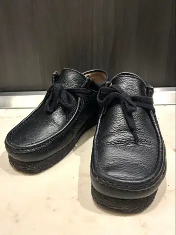 블랙 가죽 모카신 신발