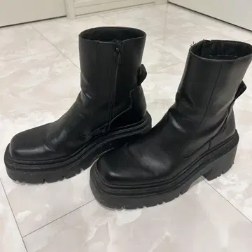 ZARA 트랙 밑창 숏부츠