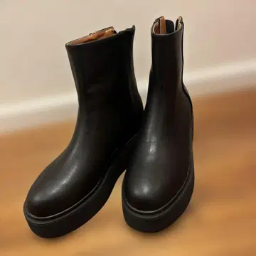 경량 통굽 벌키 플랫폼 러버 부츠 23.5cm