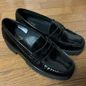 투모로우랜드 G.H.BASS 통굽 로퍼 37.5