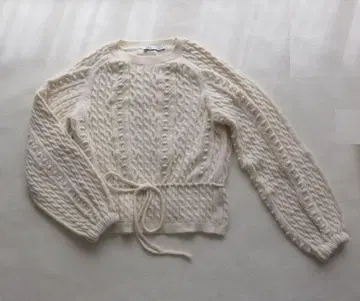 ZARA 자라 아이보리 케이블 니트 스웨터