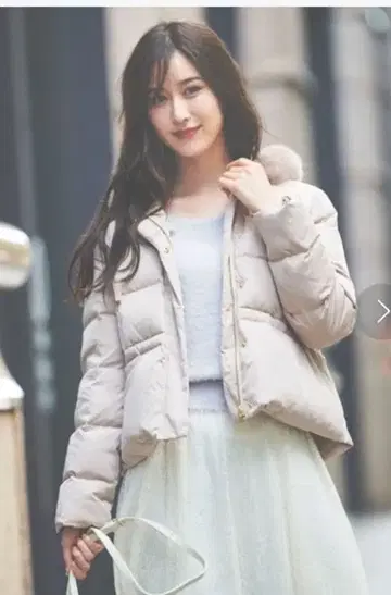 새상품급 LAISSE PASSE 후드 부착 숏 다운 S 사이즈