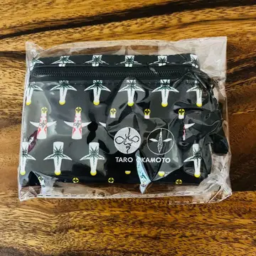 새상품 Taro Okamoto 멀티 케이스 태양의 탑 올 패턴