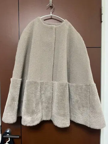 미사용 새상품급 유나이티드 애로우즈 보아 망토 코트 [택 포함]