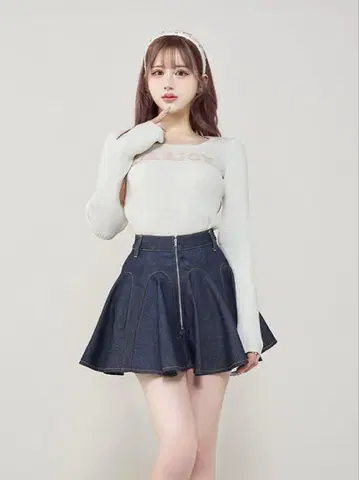 다리치 트위드 아플리케 니트탑