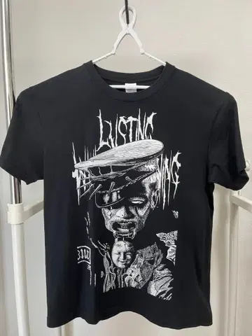 마다라닌겐 이토 준지 콜라보 T셔츠