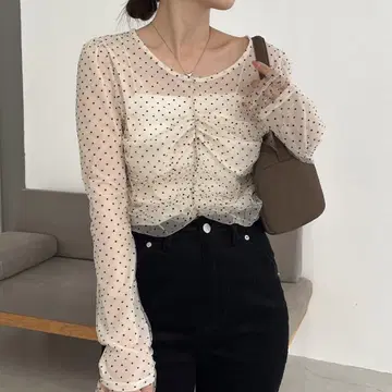 카프리슈 마쥬 플로키 도트 블라우스