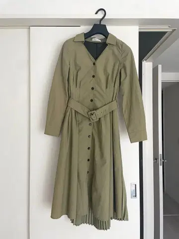 And Couture 백플리츠 셔츠 원피스