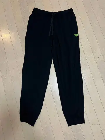 엠포리오 아르마니 블랙 조거 팬츠