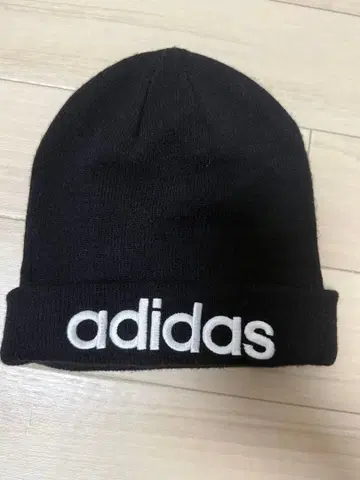 adidas 블랙 니트 모자 비니