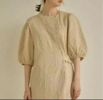 Eaphi volume sleeve jacquard blouse