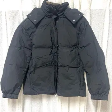 ZARA 블랙 다운 자켓 M 사이즈