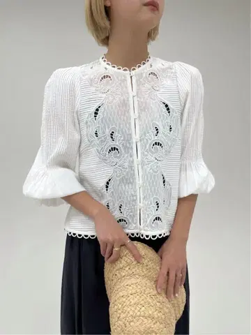 IENA LA BOUCLE 핀턱 자수 블라우스
