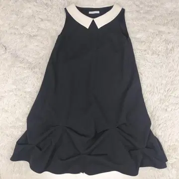 카프리샤스미 노슬리브 원피스 고급 A라인 블랙 화이트 카라