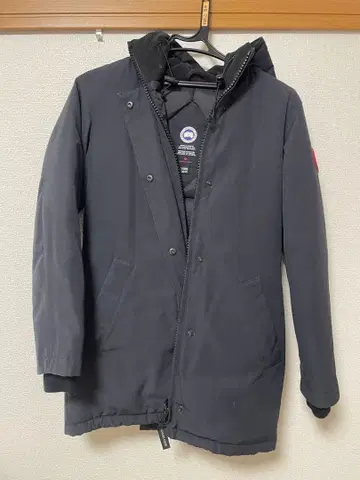 Canada Goose 네이비 다운 자켓
