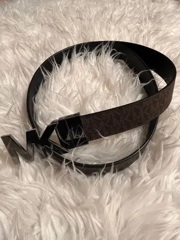 Michael Kors MK 로고 벨트 브라운