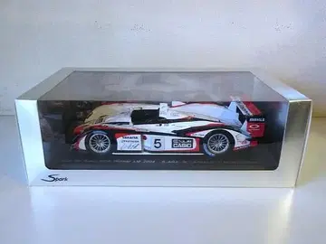 특가 Spark 1/18 아우디 R8 팀  2004 LM Winner