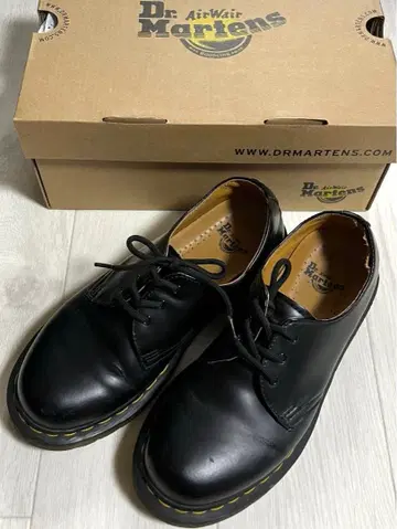 [ 박스 있음 ] Dr.Martens 1461w 3홀 24cm
