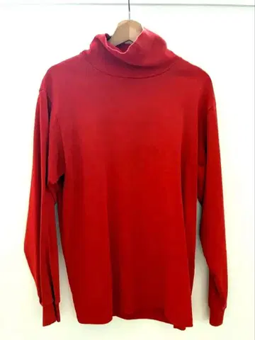 DRESS 빨간색 터틀넥 롱 슬리브 컷소
