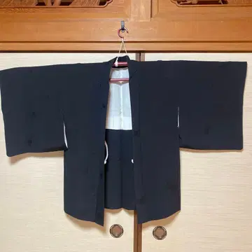쇼와 레트로 블랙 겉옷 등 문양