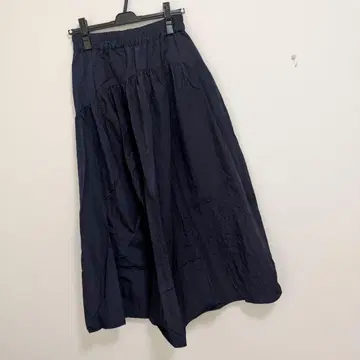 센스 오브 플레이스 바이 어반 리서치 개더 볼륨 스커트