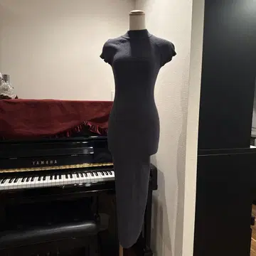 ZARA 그레이 슬리브리스 니트 원피스