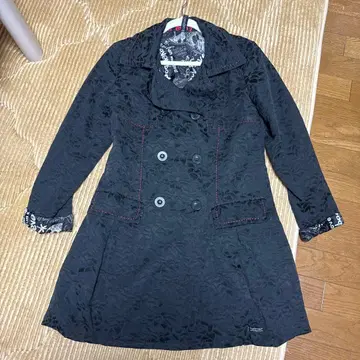 Desigual 블랙 트렌치코트 Desigual