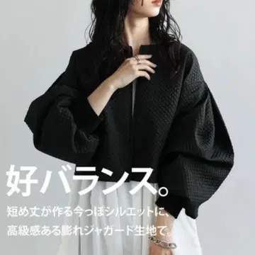 노카라 블랙 자켓 볼륨 슬리브 숏 자켓 자카드