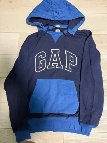 GAP 트레이닝복 M 사이즈