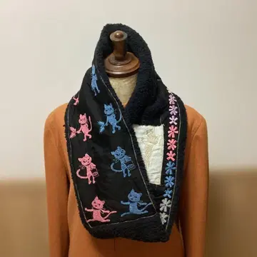 핸드메이드 넥워머 크로치 군 온 퍼레이드
