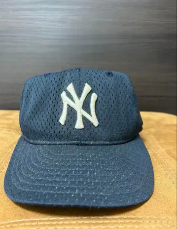 USED 90 NEW YORK YANKEES FULL MESH CAP