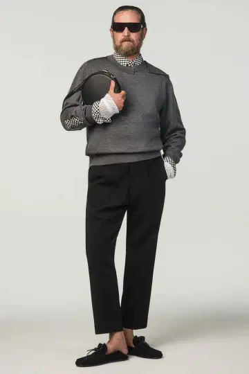 ZARA 스테파노 피라티 콜라보 V넥 스웨터