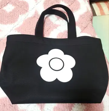 MARY QUANT 캔버스 라이크 데이지