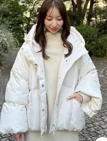 FRAY I.D 후드 부착 화이트 다운 자켓