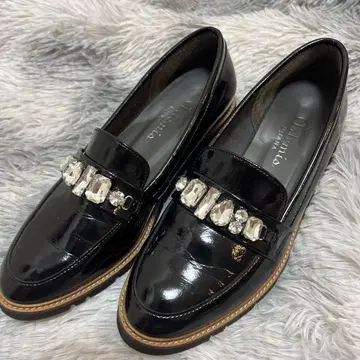 새상품급 다이애나 DIANA 비쥬 에나멜 로퍼 24cm 블랙