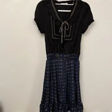 프릴 달린 블랙 네이비 무릎 기장 원피스 익명 배송