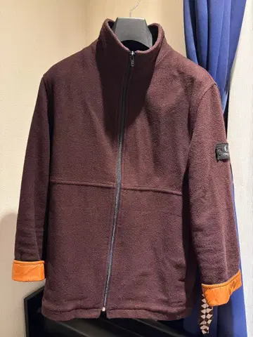 C.P. 컴퍼니 브라운 자켓