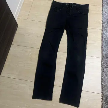 DENHAM 블랙 데님 슬림 핏