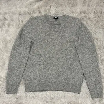 UNIQLO 100% 캐시미어 그레이 V넥 스웨터 M 사이즈