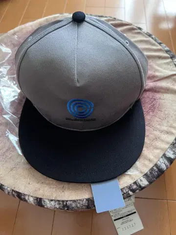 챌린저 레코드 그레이 x 블랙 캡 프리 사이즈