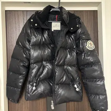 MONCLER BADIA 블랙 후드 부착 다운 자켓 사이즈 1