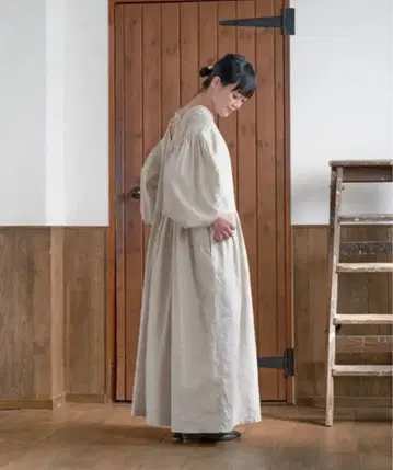 네스트로브 코스게 쿠미 씨 별주 백 V넥 레이스 원피스