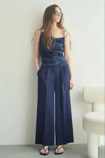 Aimeine 새틴 와이드 팬츠 네이비 M 사이즈
