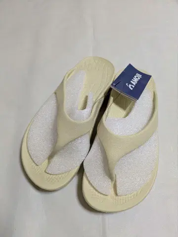 AMOII 크림색 비치 샌들