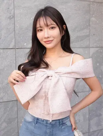 리본 포함 오프숄더 베어탑 핑크