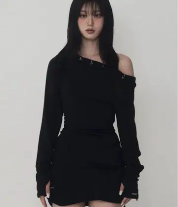 ETRE AU SOMMET 오프숄더 상의 귀걸이