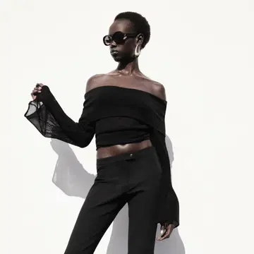 미착용 ZARA 오프숄더 블랙 긴팔 플레어 슬리브 상의 S