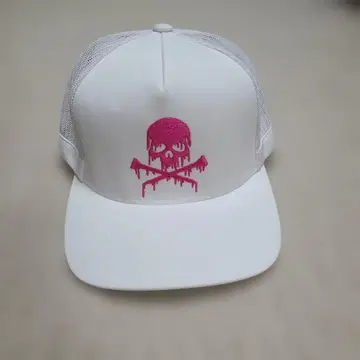 G/FORE 화이트 메쉬 캡 스컬 디자인